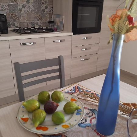 Appartamento Mozzafiato In Pieno Centro 카스텔라마레델골포 외부 사진