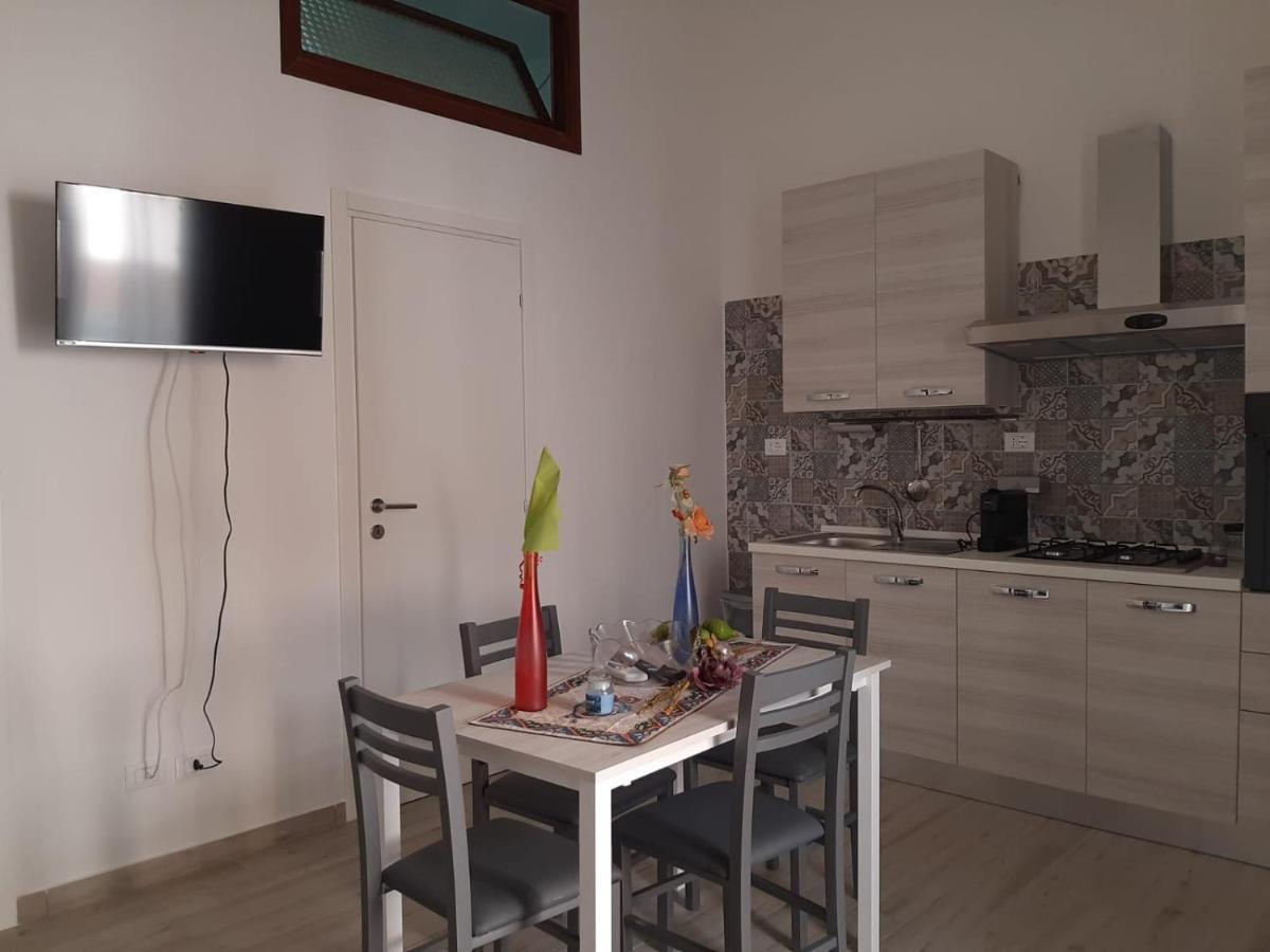Appartamento Mozzafiato In Pieno Centro 카스텔라마레델골포 외부 사진