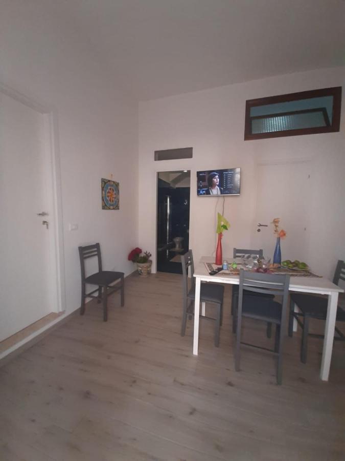 Appartamento Mozzafiato In Pieno Centro 카스텔라마레델골포 외부 사진