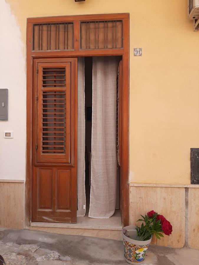 Appartamento Mozzafiato In Pieno Centro 카스텔라마레델골포 외부 사진