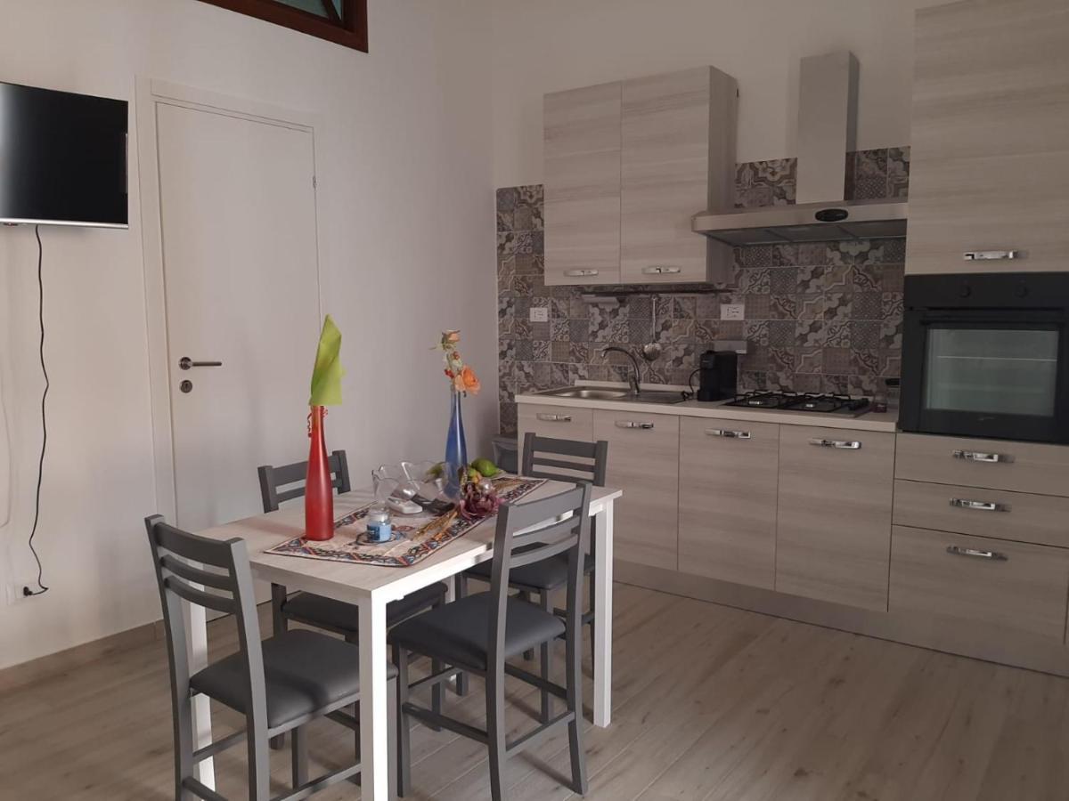 Appartamento Mozzafiato In Pieno Centro 카스텔라마레델골포 외부 사진
